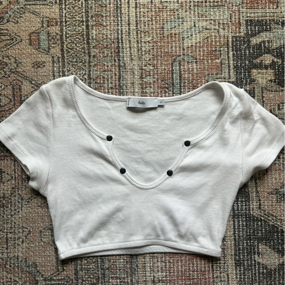 Adika small white ribbed crop top t-shirt